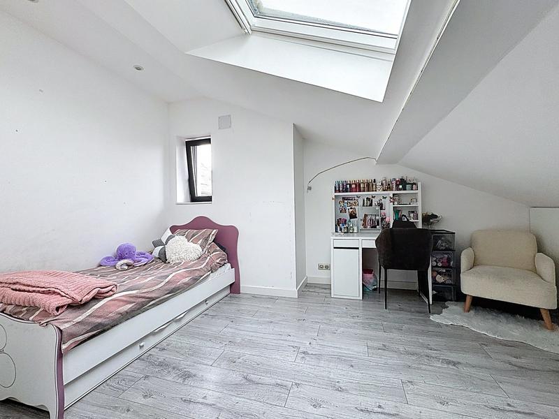 Maison - 196 m² - 8 pièces