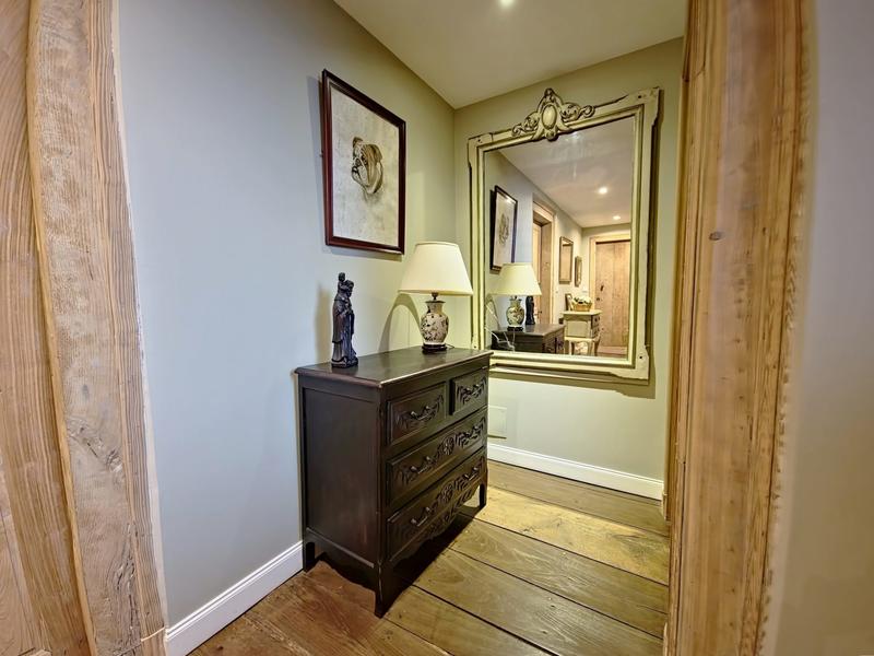 Maison - 547 m² - 9 pièces