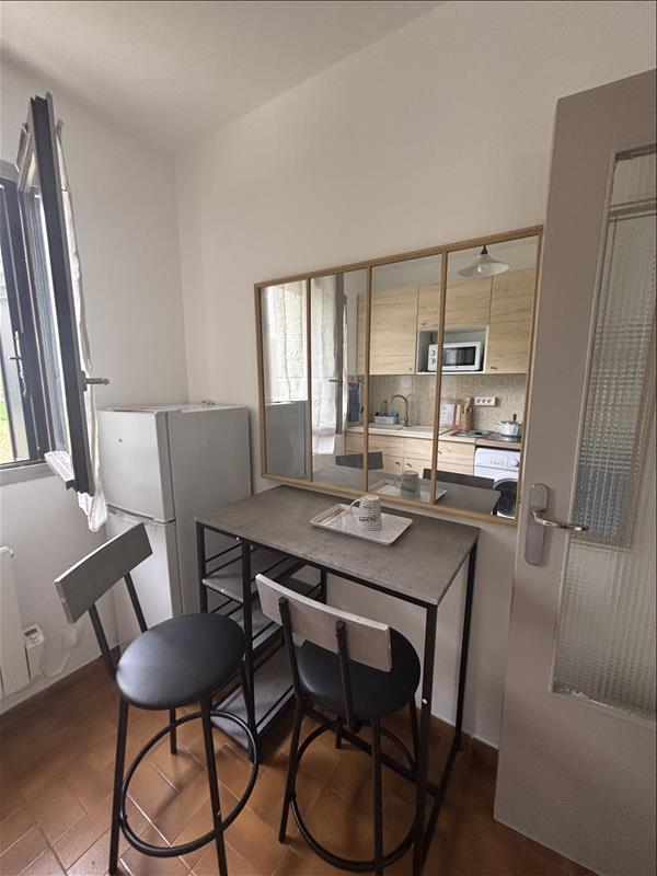 Studio - 25 m² - 1 pièce