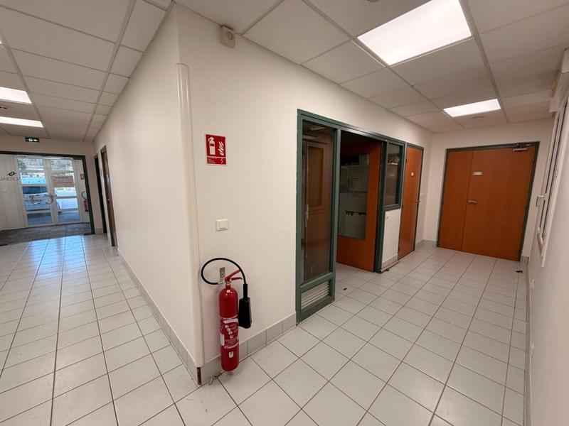 Bureau - 178 m² - 5 pièces