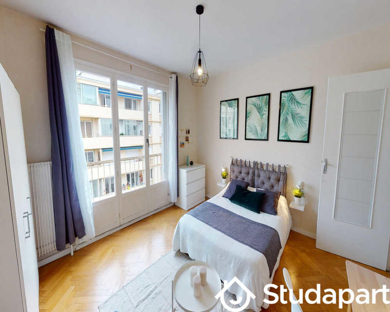 Chambre - 70 m² - 1 pièce