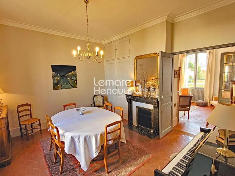 Propriété - 200 m² - 10 pièces