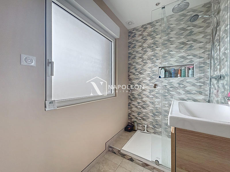 Maison - 92 m² - 5 pièces