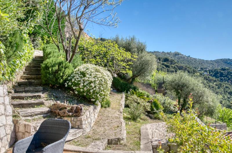 Appartement villa - 108 m² - 4 pièces