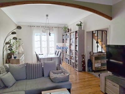 Maison - 95 m² - 4 pièces