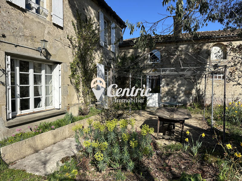 Maison ancienne - 230 m² - 8 pièces