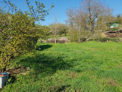 Terrain constructible - 1 028 m²
