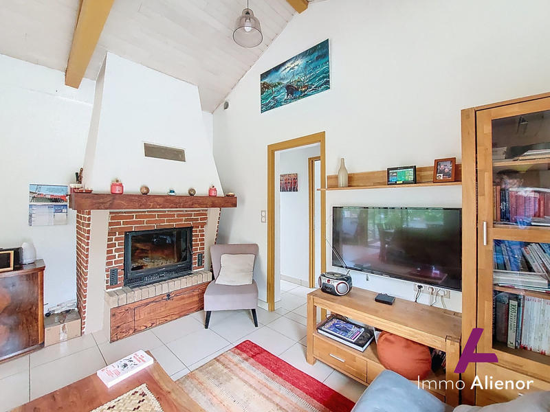 Maison traditionnelle - 145 m² - 11 pièces