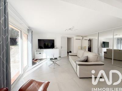 Maison - 219 m² - 6 pièces