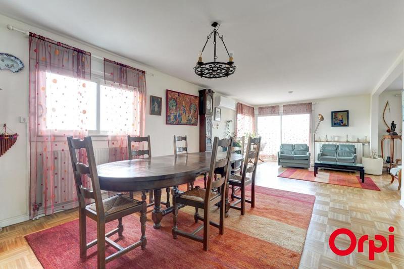 Appartement - 170 m² - 6 pièces