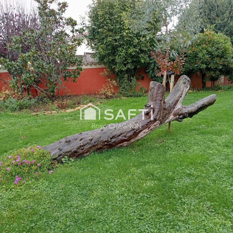 Maison - 220 m² - 7 pièces