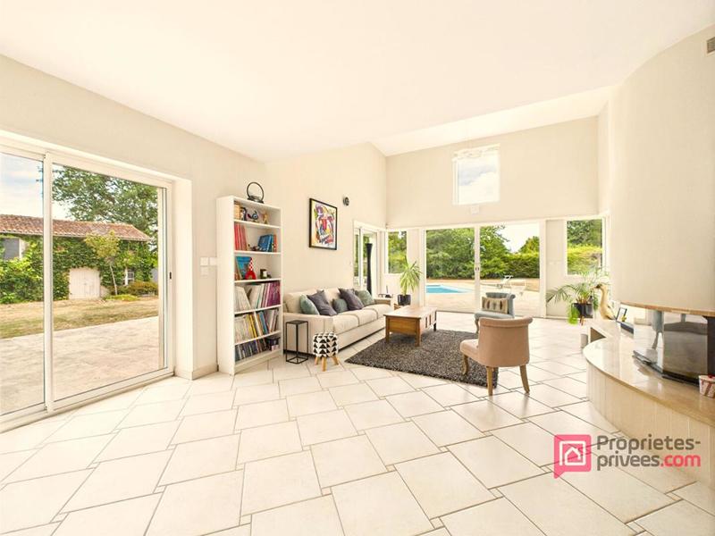 Propriété - 300 m² - 7 pièces