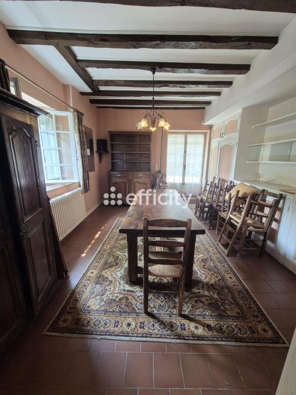 Maison - 231 m² - 6 pièces