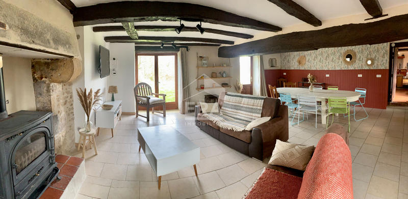 Maison - 284 m² - 10 pièces