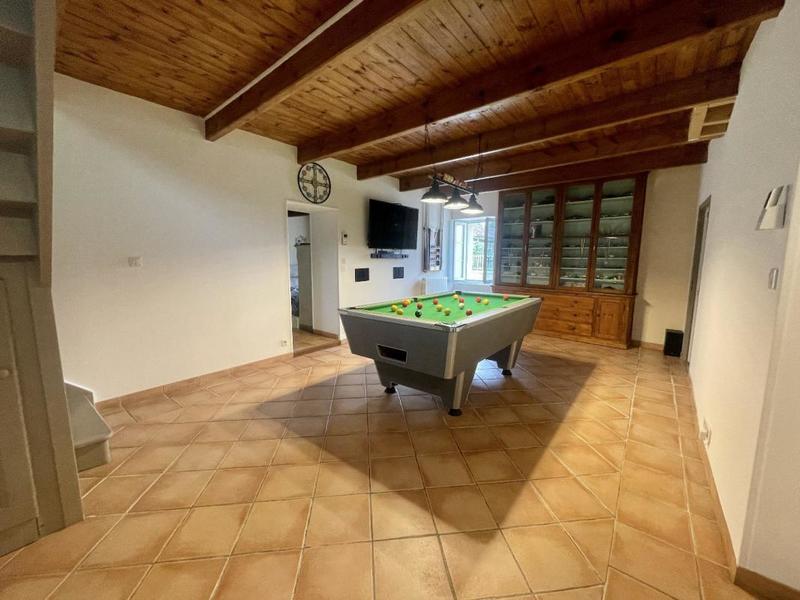 Maison - 224 m² - 9 pièces
