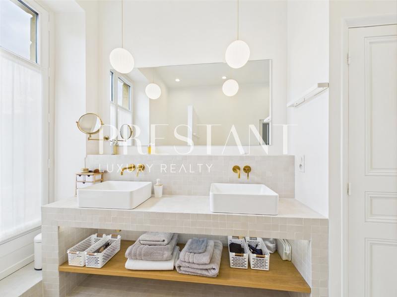 Appartement - 150 m² - 4 pièces