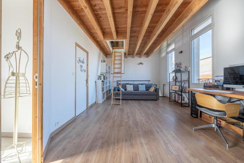 Maison - 202 m² - 5 pièces