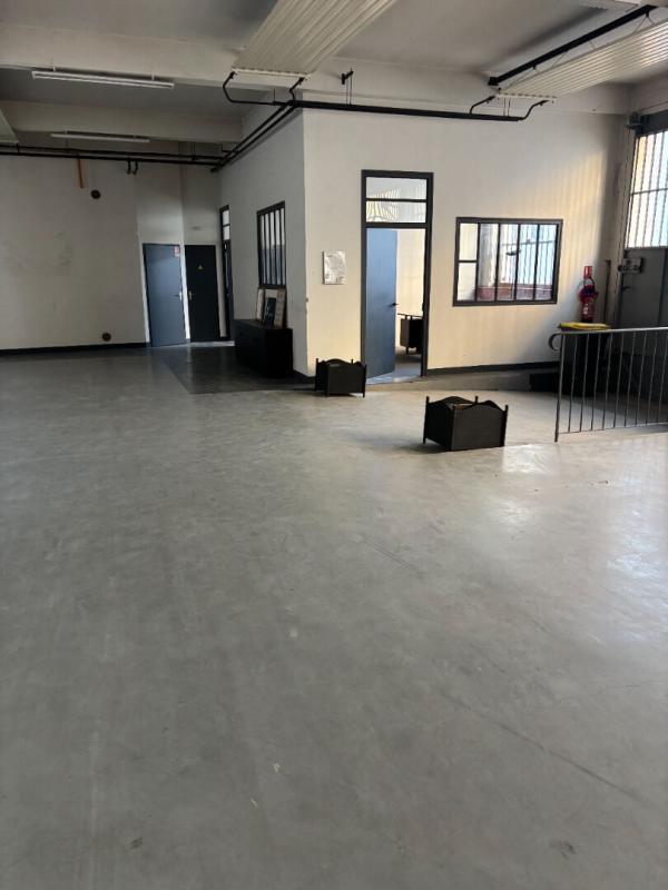 Local d'activité / Entrepôt - 485 m² - 3 pièces