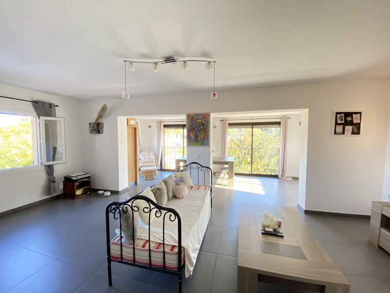 Appartement - 90 m² - 3 pièces