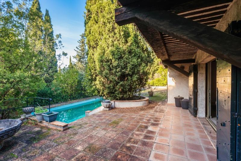 Villa - 446 m² - 9 pièces