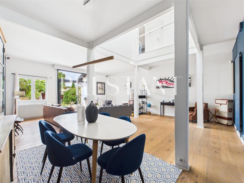 Maison - 195 m² - 8 pièces