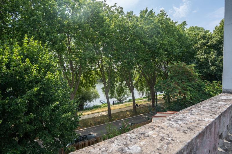 Maison - 300 m² - 8 pièces