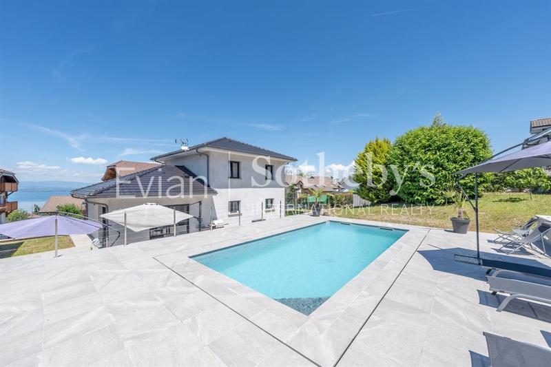 Maison - 200 m² - 6 pièces