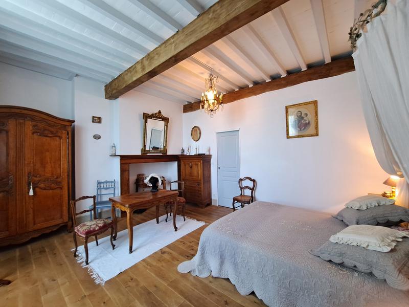 Maison - 285 m² - 6 pièces