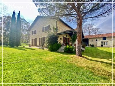 Maison en pierre - 235 m² - 5 pièces