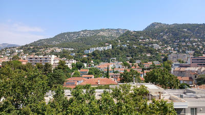 Appartement - 90 m² - 5 pièces