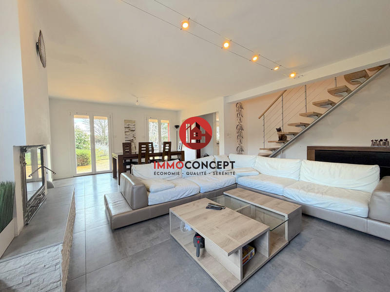 Maison traditionnelle - 160 m² - 6 pièces