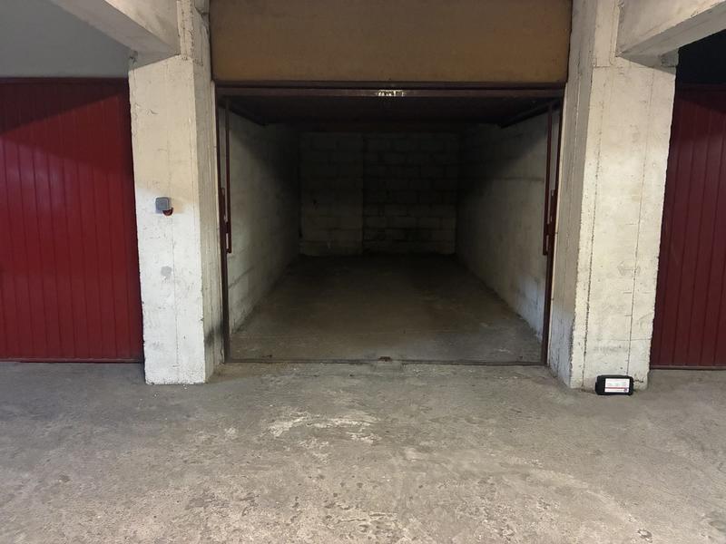 Parking / Garage - 14 m²