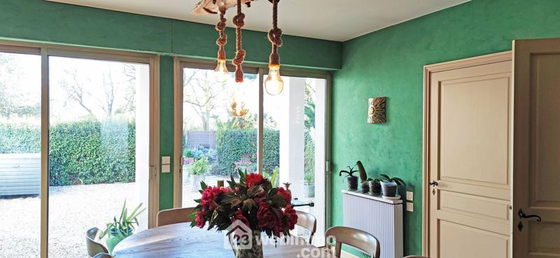 Maison - 240 m² - 7 pièces