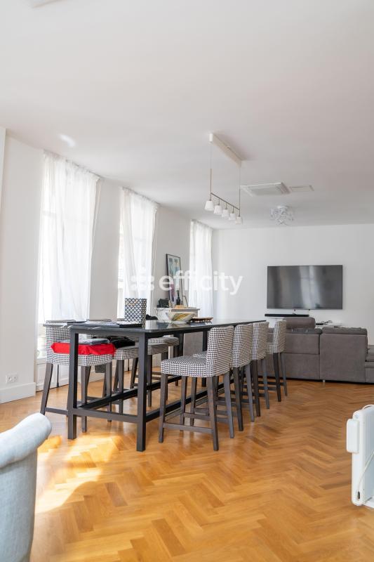 Appartement - 136 m² - 6 pièces