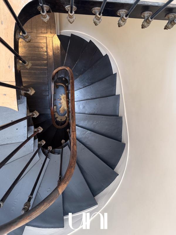 Maison - 230 m² - 6 pièces