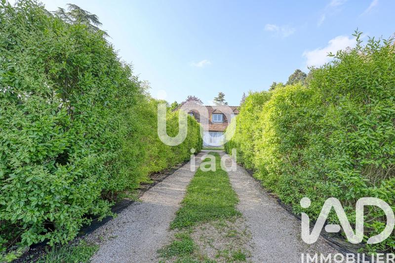 Maison - 232 m² - 7 pièces