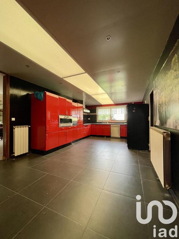 Maison - 630 m² - 12 pièces