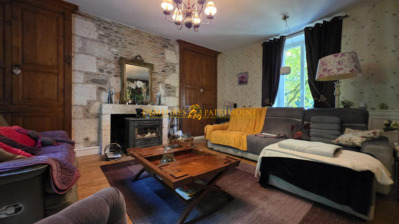 Maison - 304 m² - 7 pièces