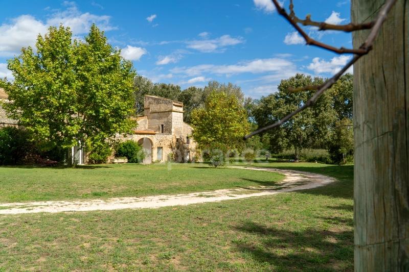 Maison - 560 m² - 15 pièces