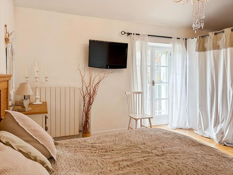 Maison - 205 m² - 9 pièces