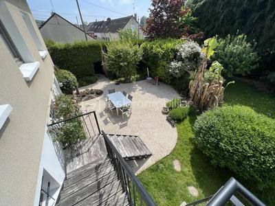 Maison - 185 m² - 8 pièces