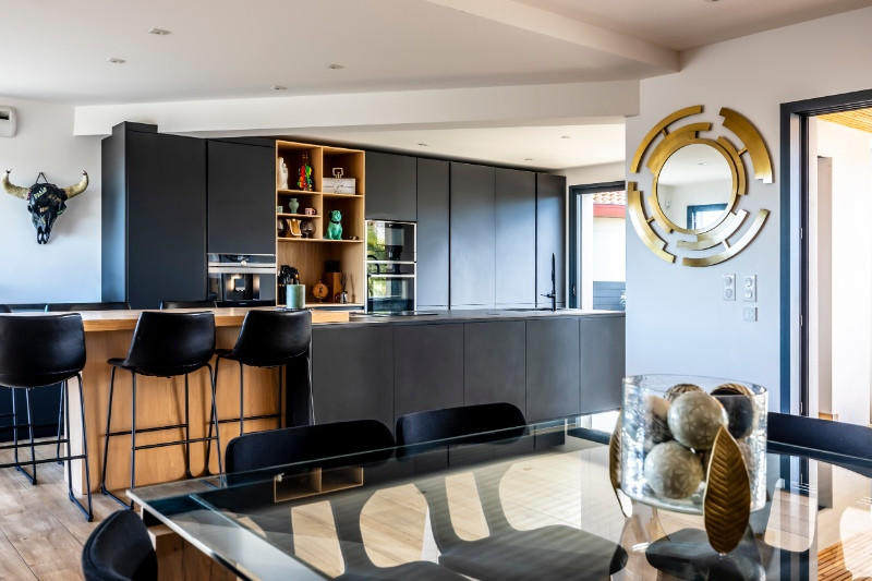 Maison - 260 m² - 6 pièces