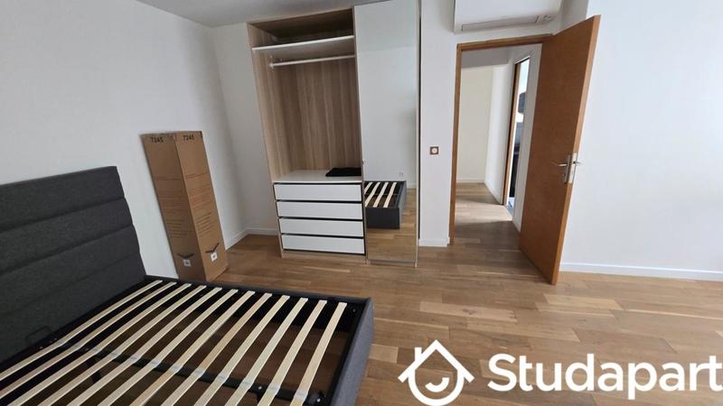 Chambre - 9 m² - 1 pièce