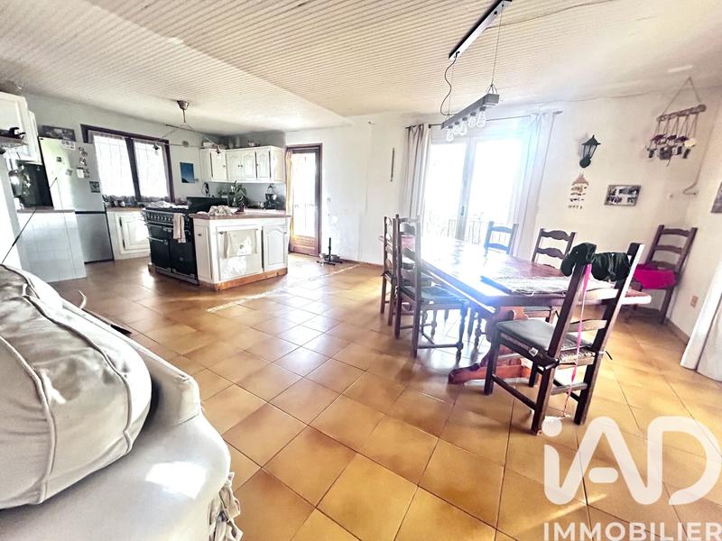 Maison - 204 m² - 9 pièces