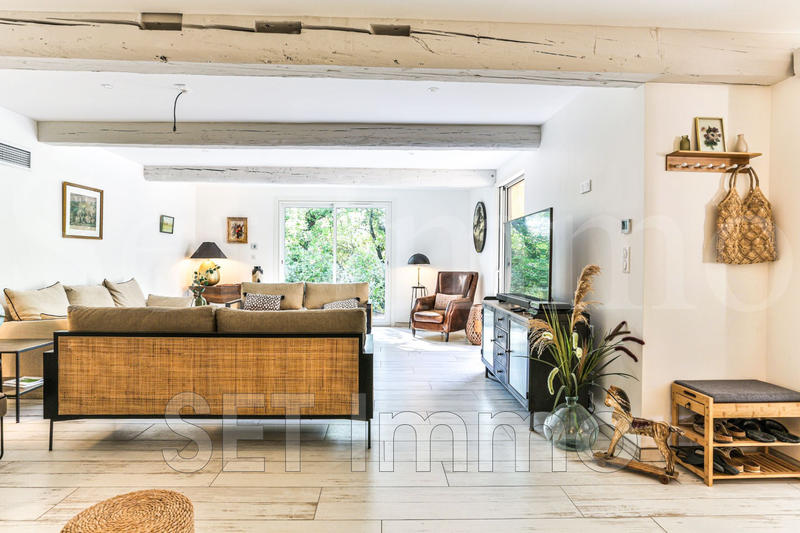 Maison - 210 m² - 7 pièces