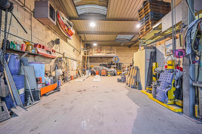 Local commercial - 340 m² - 4 pièces