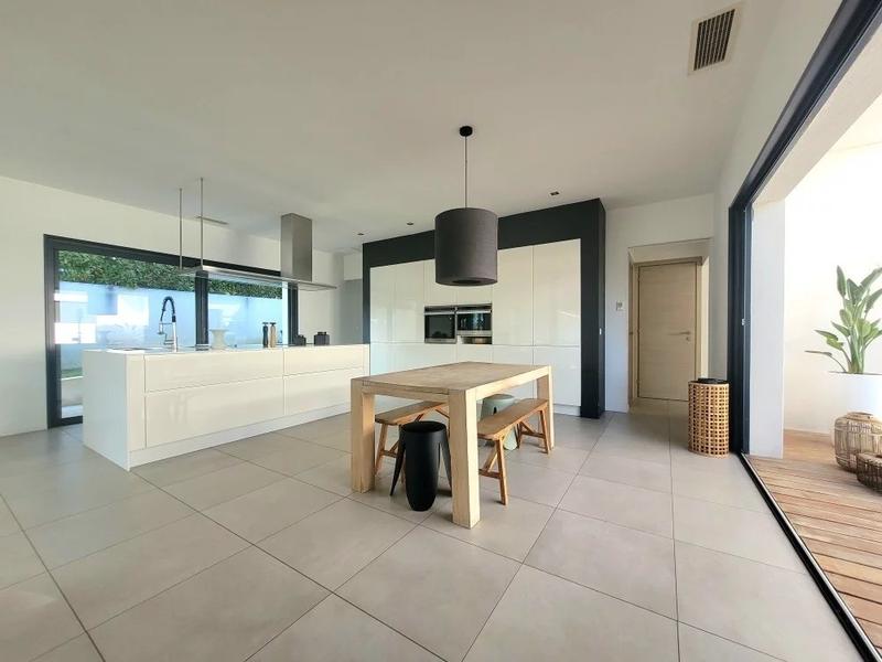 Villa - 164 m² - 4 pièces