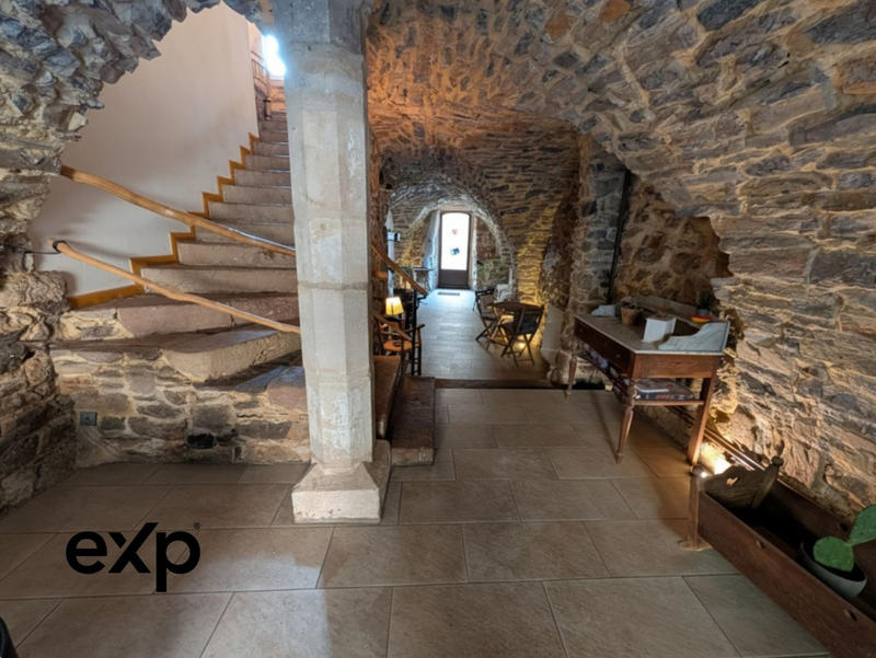 Maison ancienne - 290 m² - 8 pièces