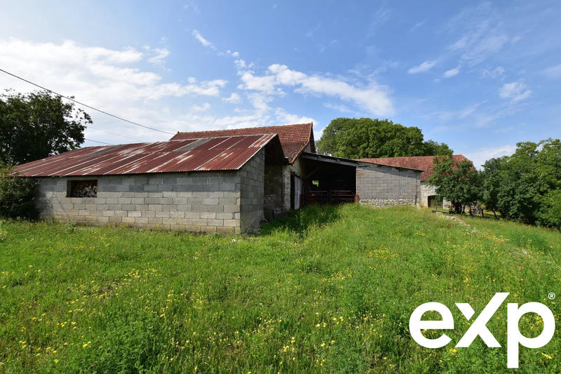 Maison - 326 m² - 3 pièces