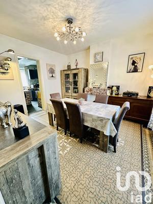 Maison - 95 m² - 5 pièces